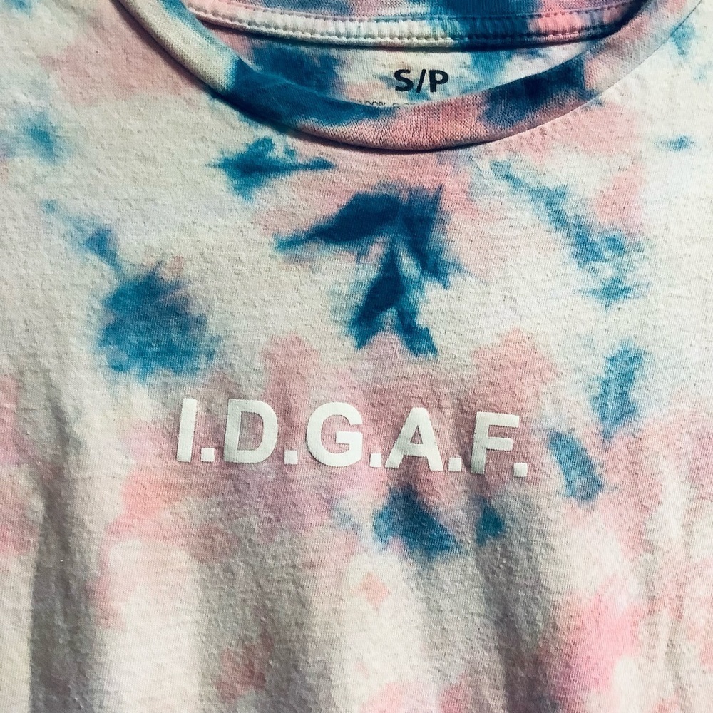 💜3/$30 Tie dye Small I.D.G.A.F. Graphic Tee